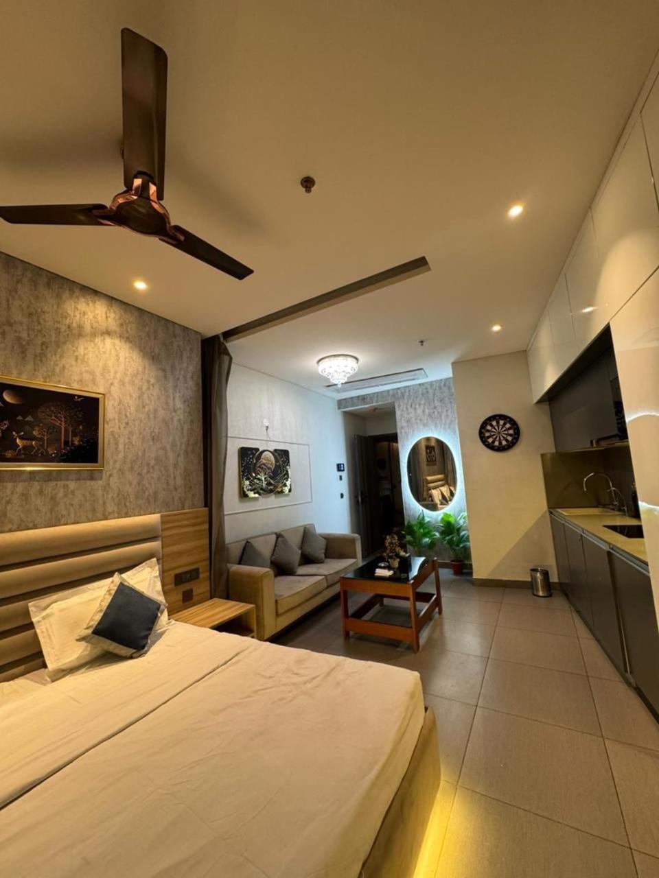 Supernova Luxuary * New Delhi