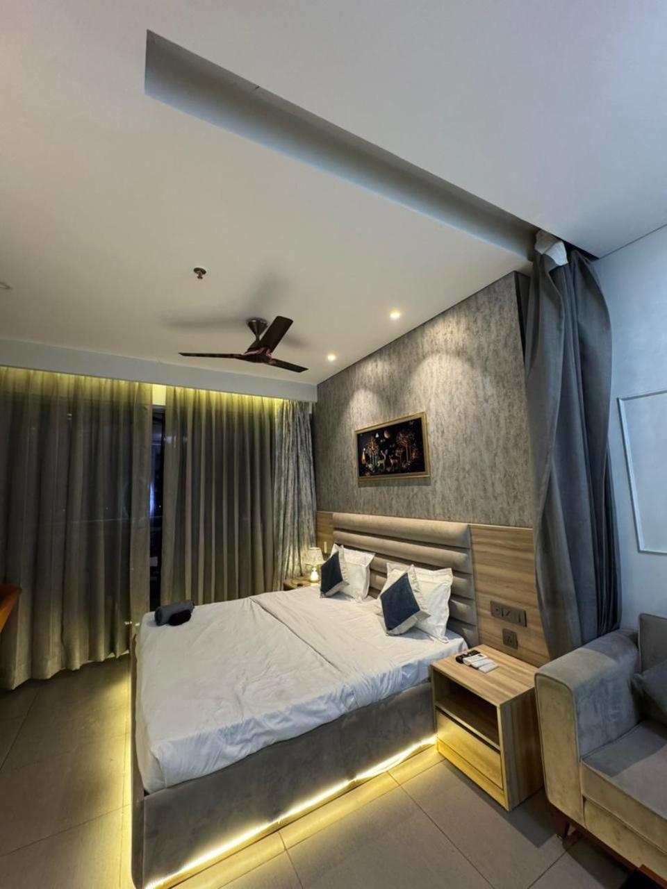 Supernova Luxuary Apartment New Delhi